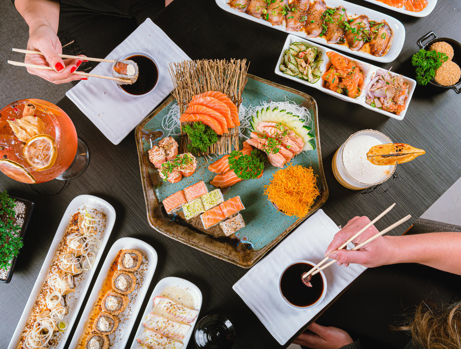 Mesa completa do Menu Degustação Imaginum Sushi Curitiba